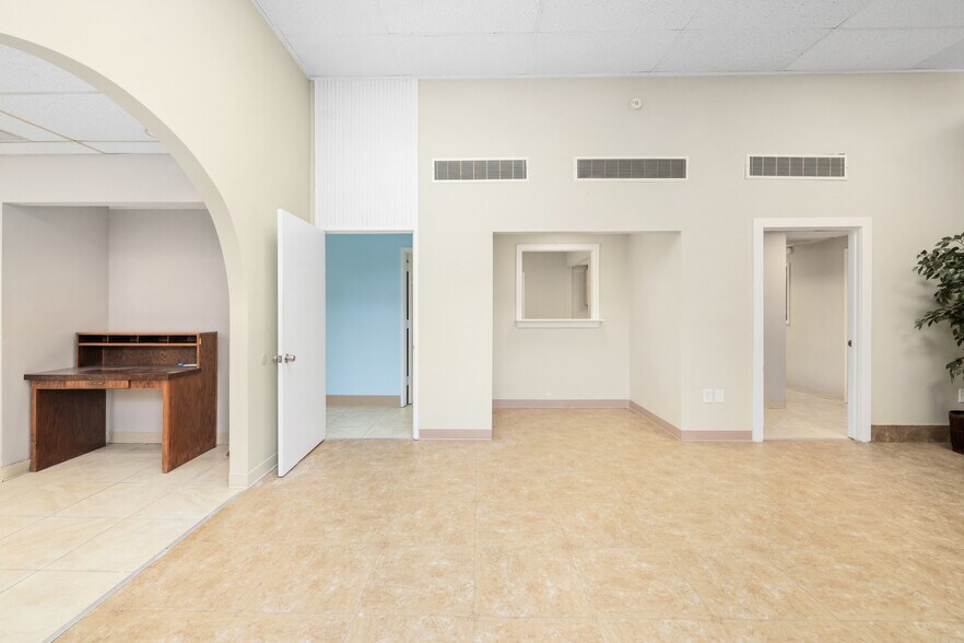 More Photos Of 2054 Park St, Jacksonville Medical For Lease