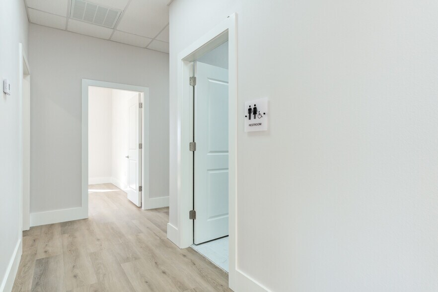 More Photos Of 3216 116th st, Lubbock Warehouse For Sale