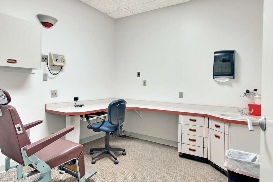 More Photos Of 3120 Collins Ferry Rd, Morgantown Medical For Sale