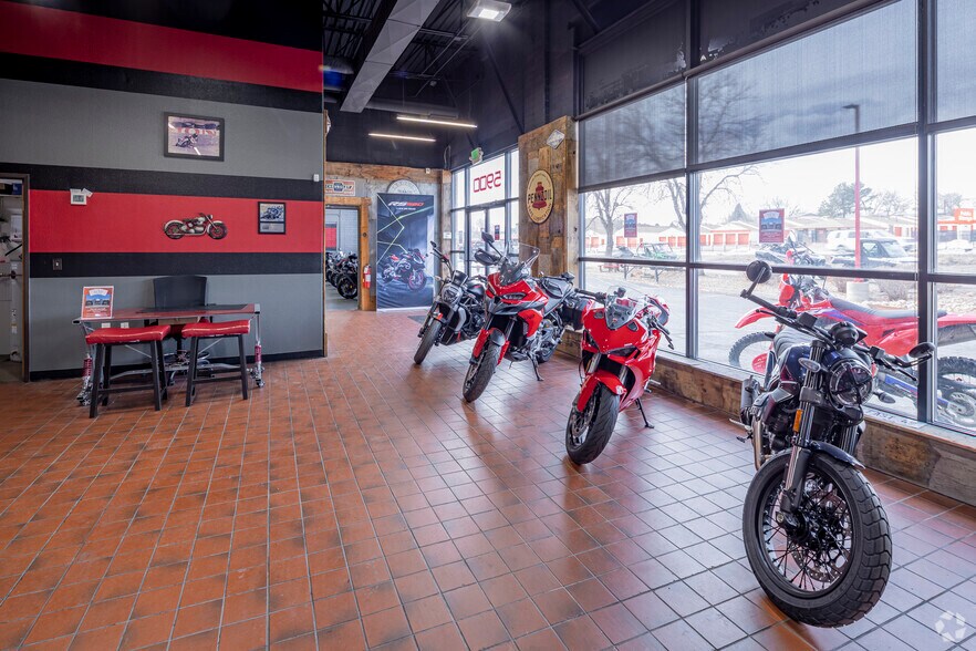 More Photos Of 5900 S College Ave, Fort Collins Freestanding For Sale