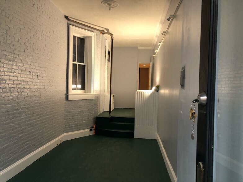 More Photos Of 217 E 83rd St, New York Apartments For Lease