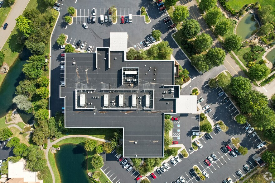 More Photos Of 1400 Dowell Springs Blvd, Knoxville Medical For Lease