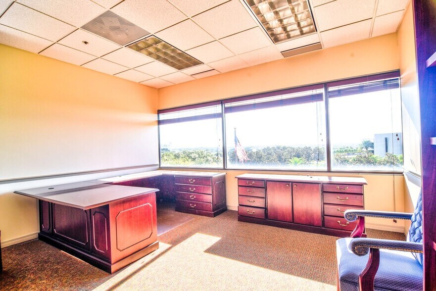 More Photos Of 1150 Cleveland St, Clearwater Office For Lease