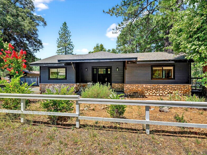 More Photos Of 16451 Golf rd, Cobb Golf Course Driving Range For Lease