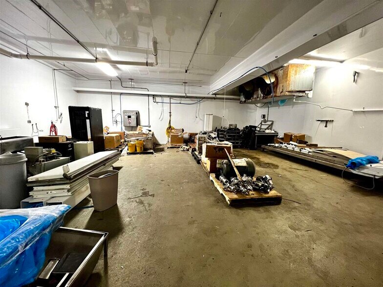 More Photos Of 1720 12th St, Monroe Distribution For Lease