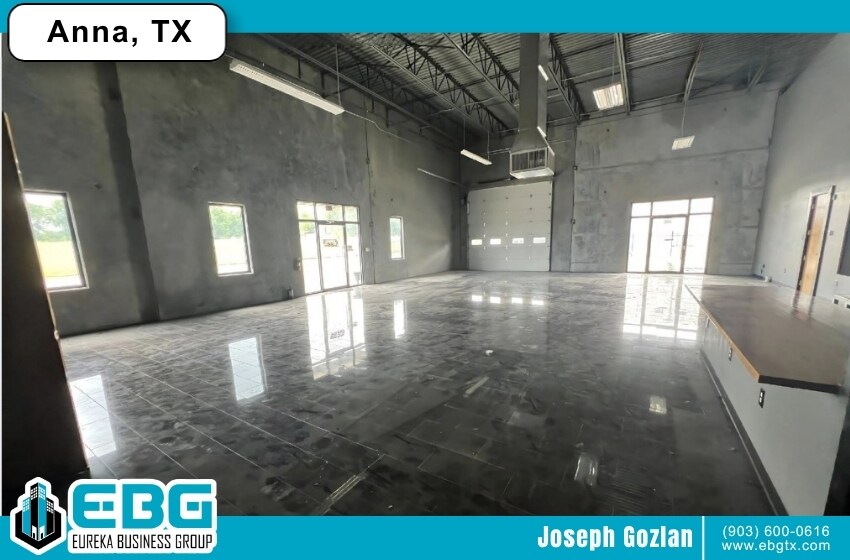 More Photos Of 708 E Houston St, Anna Warehouse For Lease