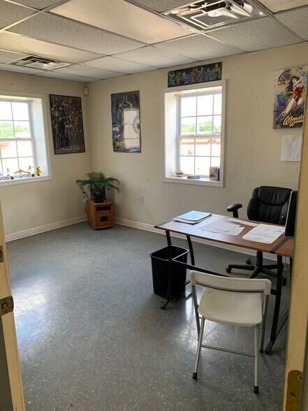 More Photos Of 125 Kelly Ct, Bowling Green Warehouse For Lease