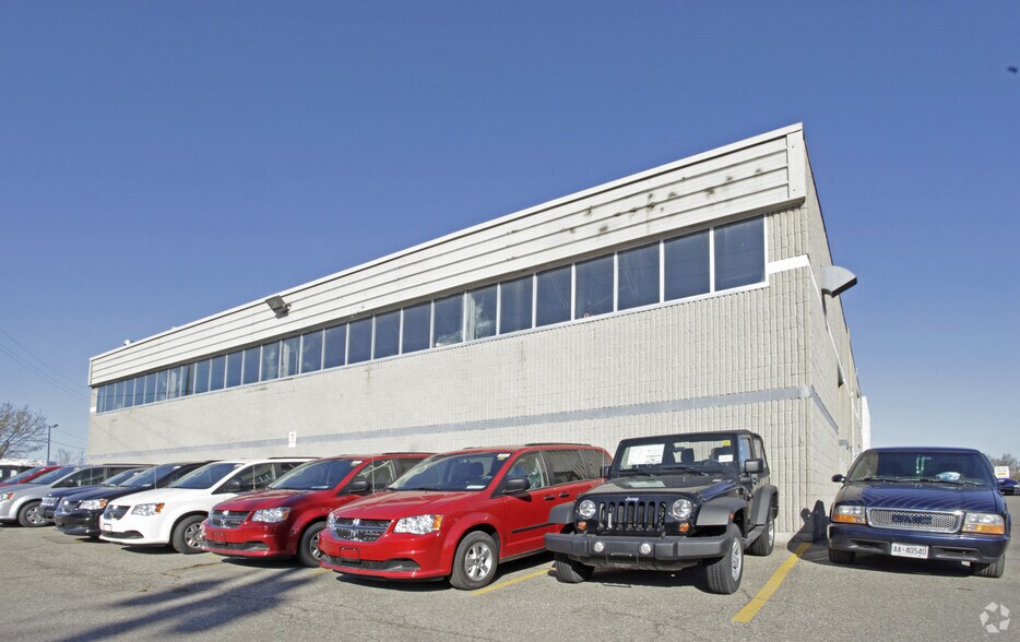 More Photos Of 8046 Dixie Rd, Brampton Auto Dealership For Lease