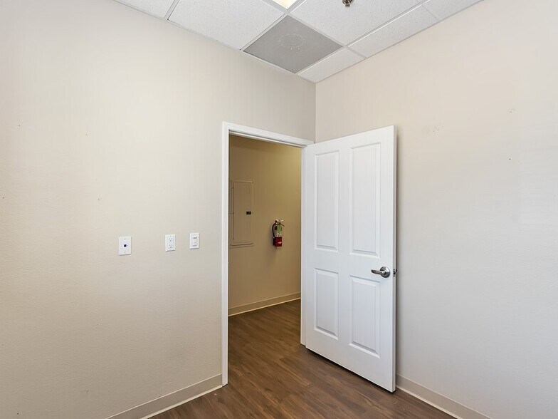 More Photos Of 35400 Bob Hope Dr, Rancho Mirage Medical For Sale