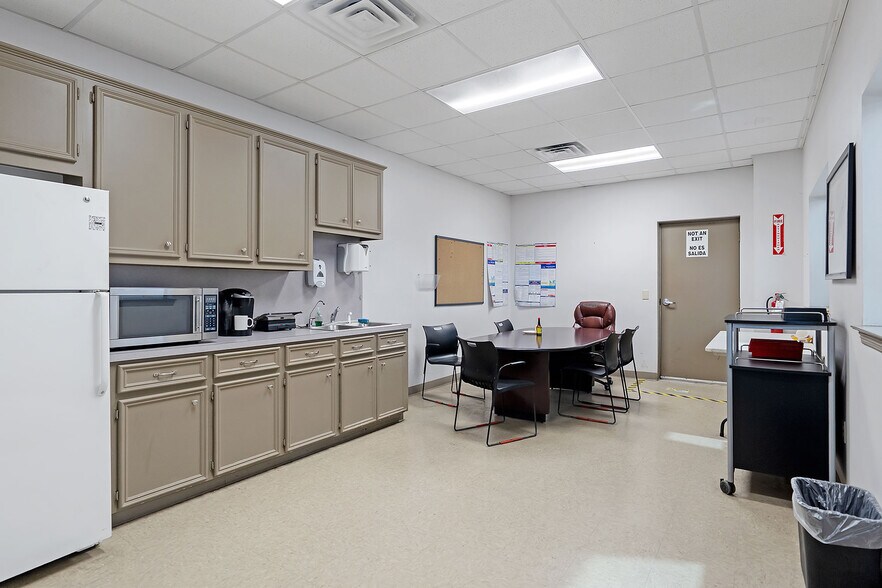 More Photos Of 29315 Highway Blvd, Katy Manufacturing For Sale