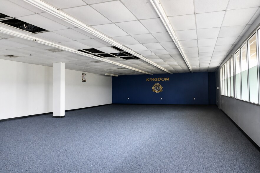 More Photos Of 5132 Park Heights Ave, Baltimore Storefront Retail Office For Sale