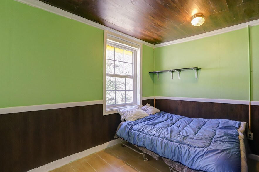 More Photos Of 212 Main St, Sierra City Hotel For Sale