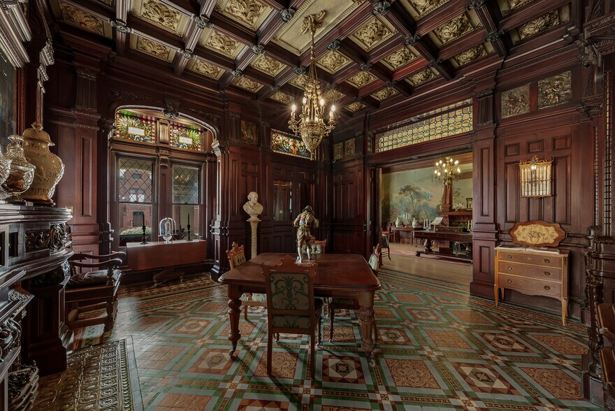 More Photos Of 809 Hall St, Saint Joseph Hospitality For Sale