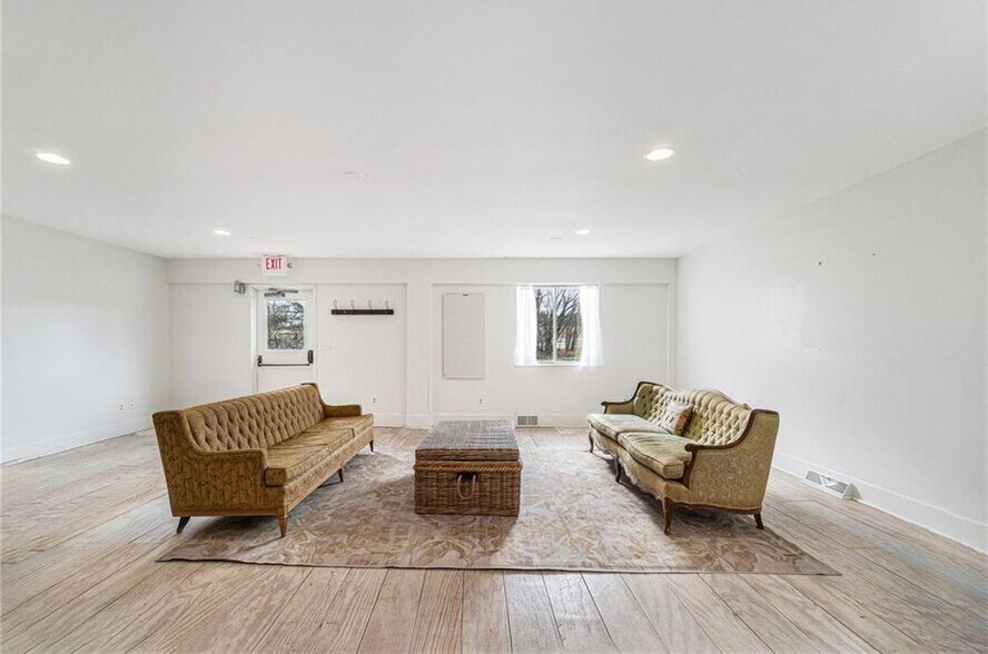 More Photos Of 505 MO-273 Hwy, Platte City Freestanding For Sale