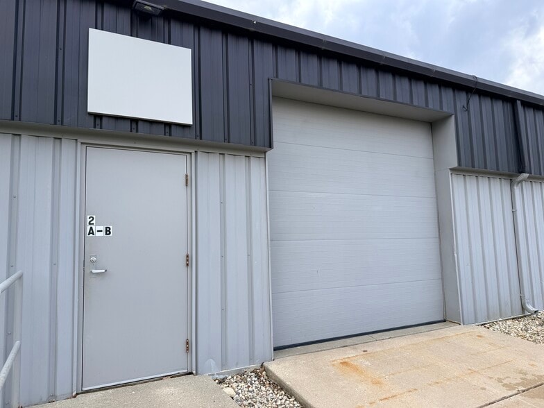 More Photos Of 1001 Arboretum Dr, Waunakee Flex For Lease