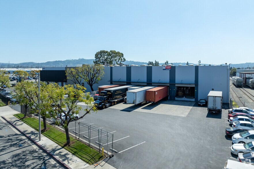 More Photos Of 15736 E Valley Blvd, City of Industry Warehouse For Lease