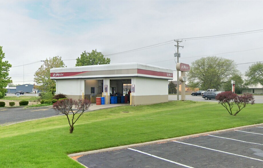 More Photos Of 1206 N Nappanee St, Elkhart Auto Repair For Sale