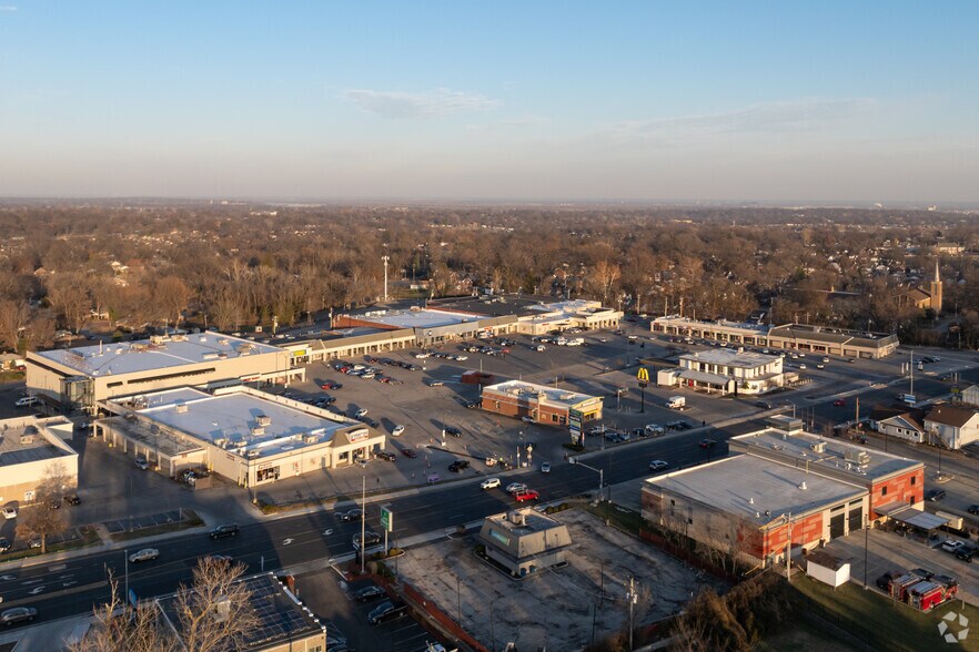 More Photos Of 1-175 N Oaks Plaza, Saint Louis General Retail For Sale