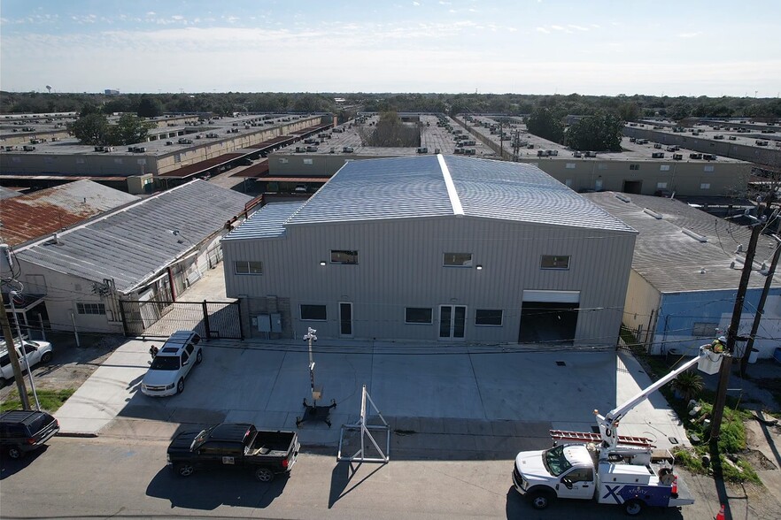 Primary Photo Of 5719 Green Ash Dr, Houston Manufacturing For Lease