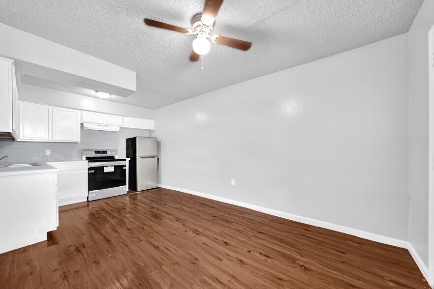 More Photos Of 6205 Jackson Rd, Hitchcock Apartments For Sale