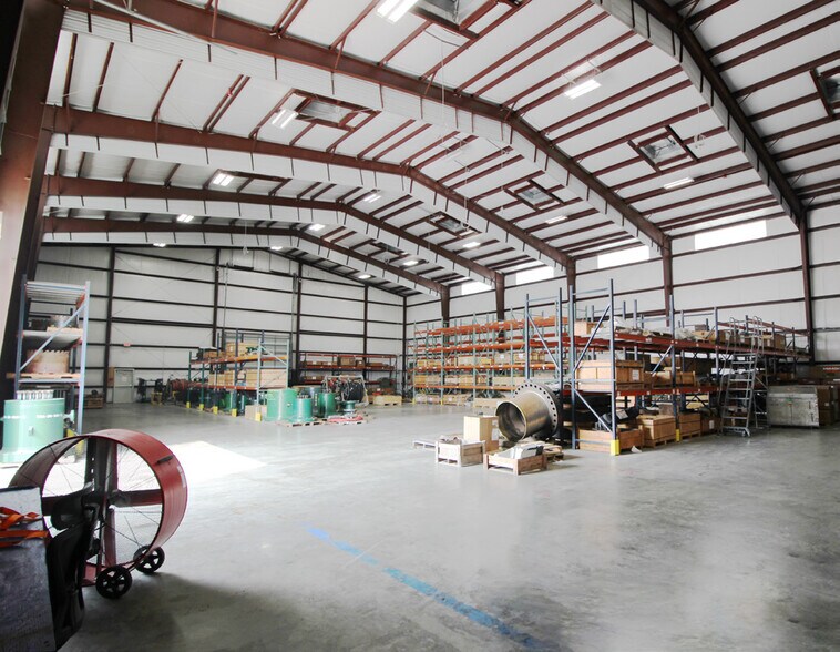 More Photos Of 11330 Brittmoore Park Dr, Houston Warehouse For Lease