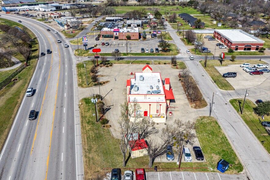 More Photos Of 1014 W Moore Ave, Terrell Restaurant For Sale