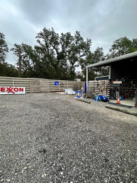 More Photos Of 31604 Rice Rd, Bulverde Flex For Sale