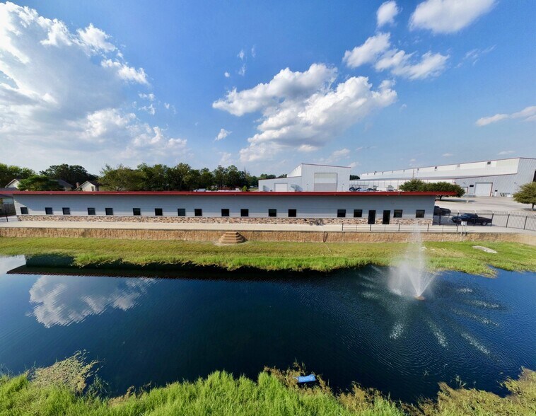 More Photos Of 1616 Gears Rd, Houston Manufacturing For Sale