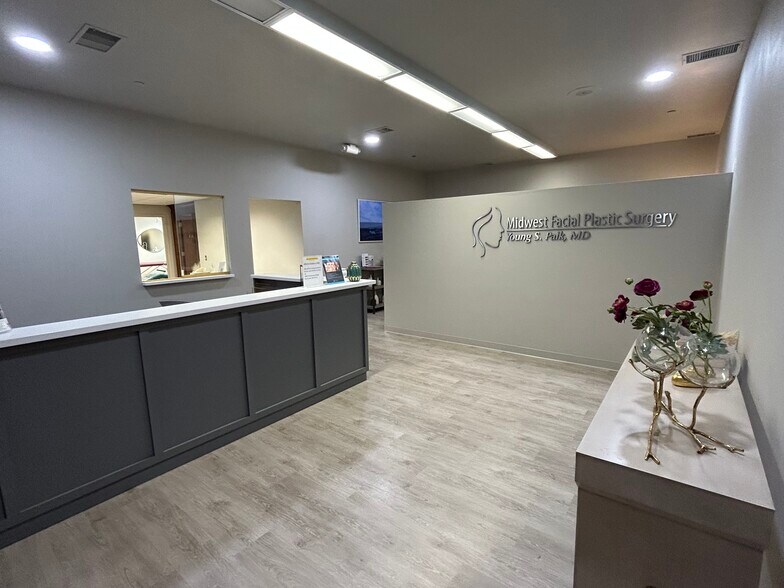 More Photos Of 1020 Professional Blvd, Evansville Medical For Sale