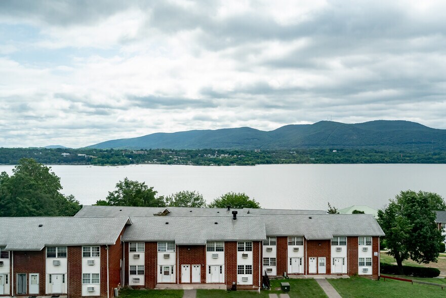 More Photos Of 121 Montgomery St, Newburgh Apartments For Sale