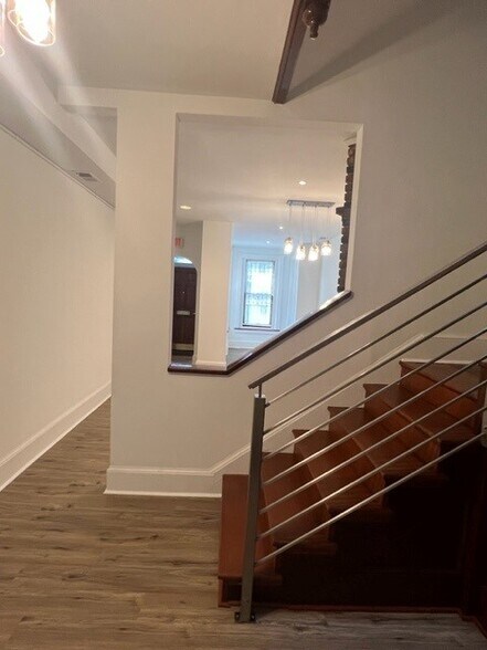 More Photos Of 915 5th St NW, Washington Office For Lease