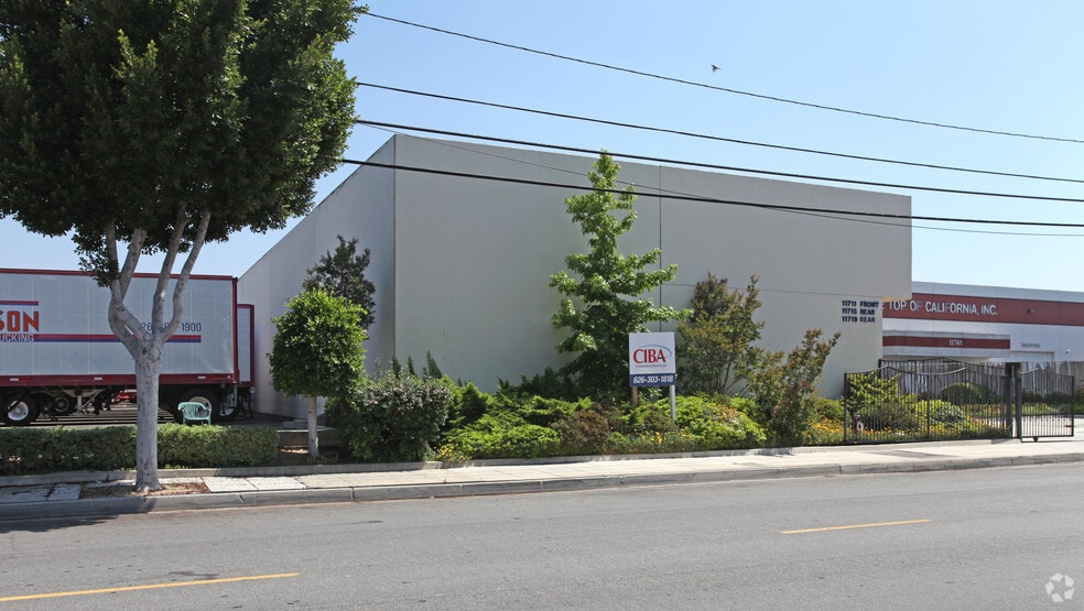 More Photos Of 11711 Clark St, Arcadia Warehouse For Lease