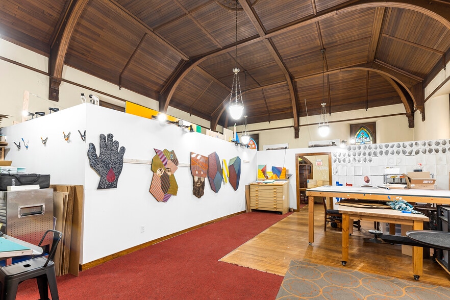 More Photos Of 2460 Mount rd, Aston Township Movie Radio TVStudio For Sale