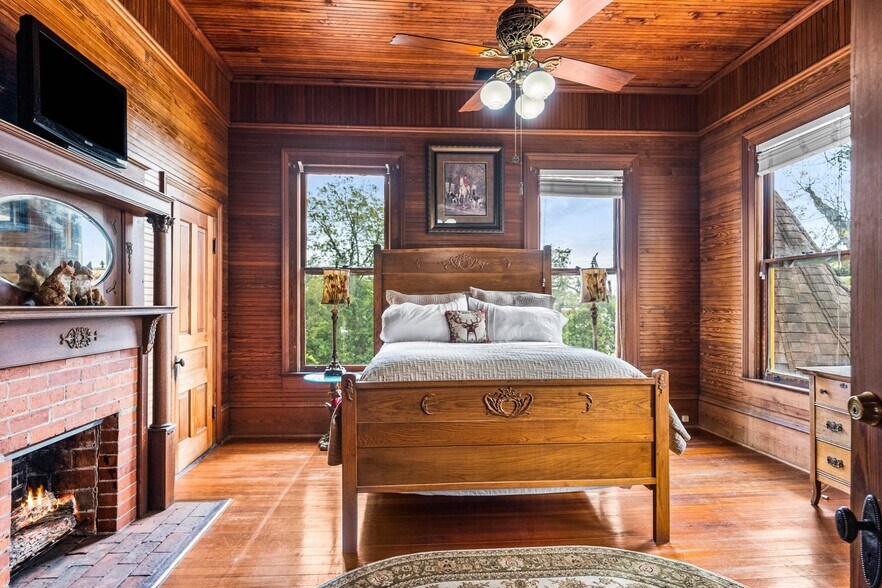 More Photos Of 323 N Main St, Swainsboro Restaurant For Sale