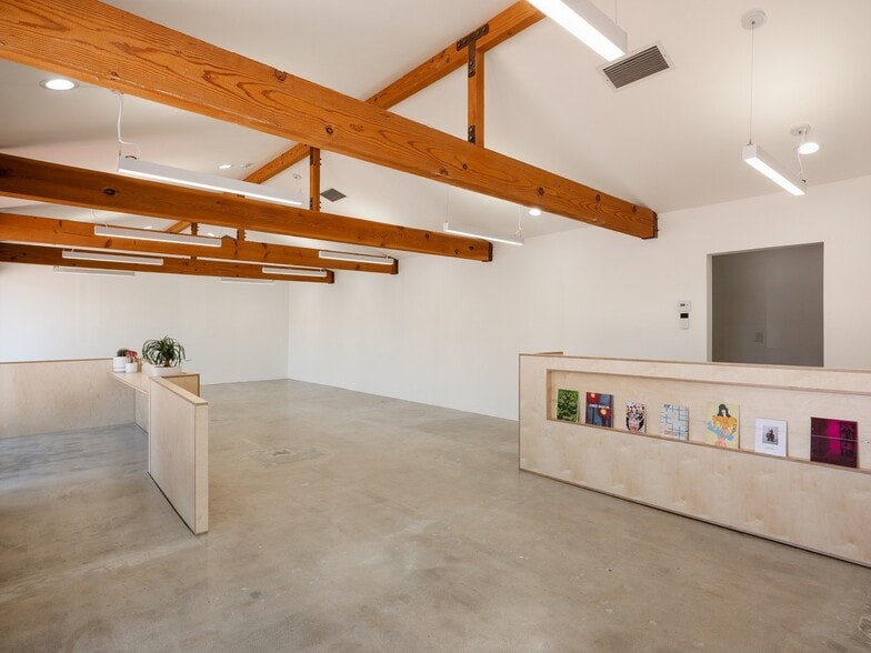 More Photos Of 254-264 N Palm Canyon Dr, Palm Springs Freestanding For Lease