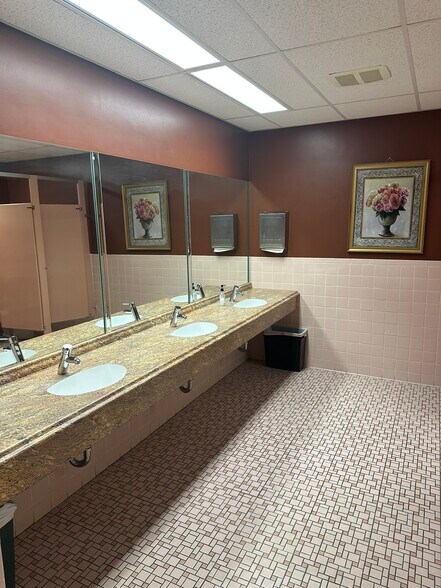 More Photos Of 2526 Monroeville Blvd, Monroeville Medical For Lease