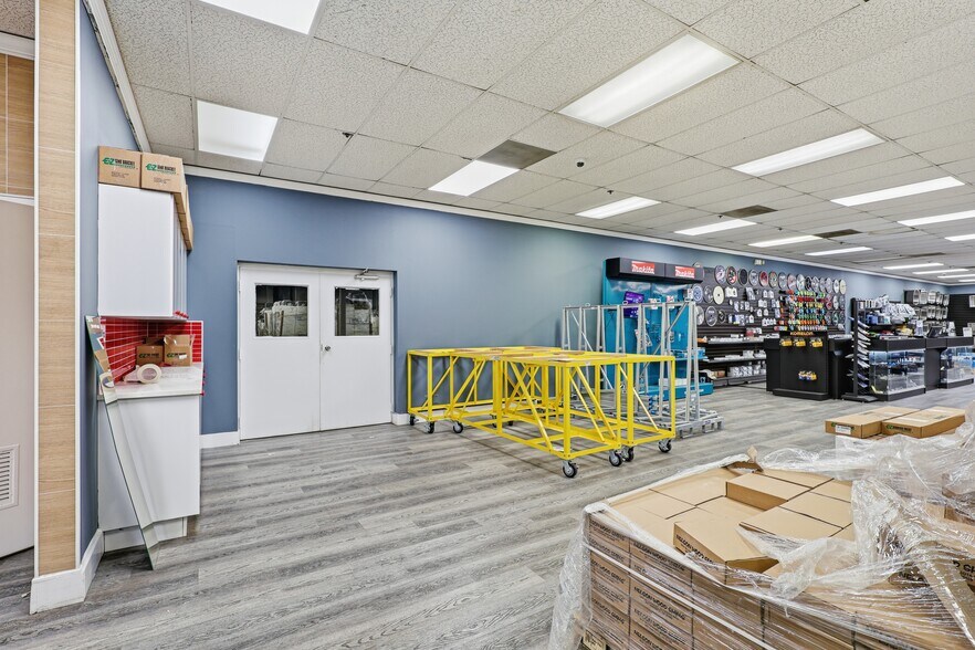 More Photos Of 9208 Enterprise Ct, Manassas Park Warehouse For Sale