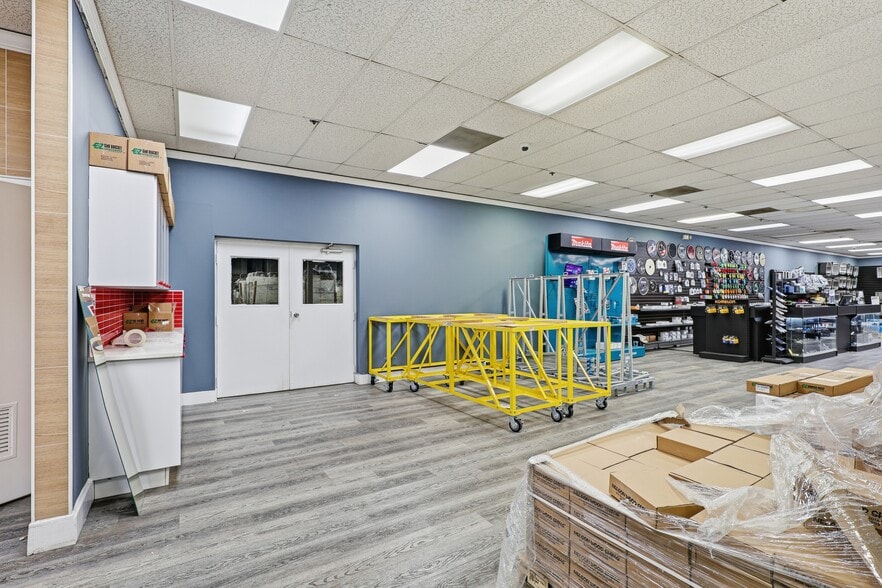 More Photos Of 9208 Enterprise Ct, Manassas Park Warehouse For Sale