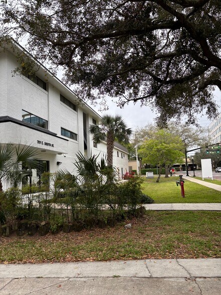 More Photos Of 701 E South St, Orlando Office For Sale