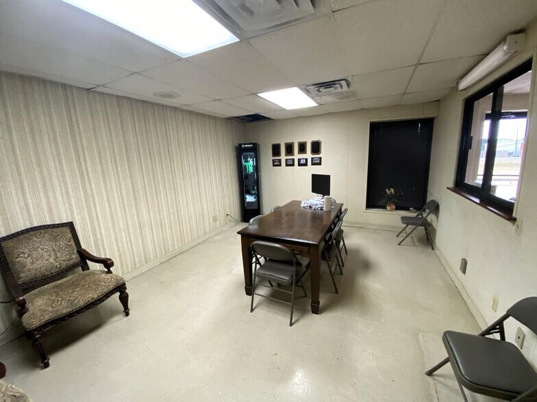 More Photos Of 2400 S Business 45, Corsicana Industrial For Sale