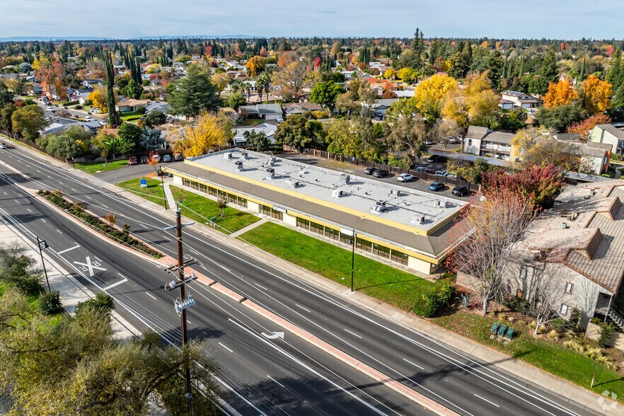 More Photos Of 9837 Folsom Blvd, Sacramento Office For Sale