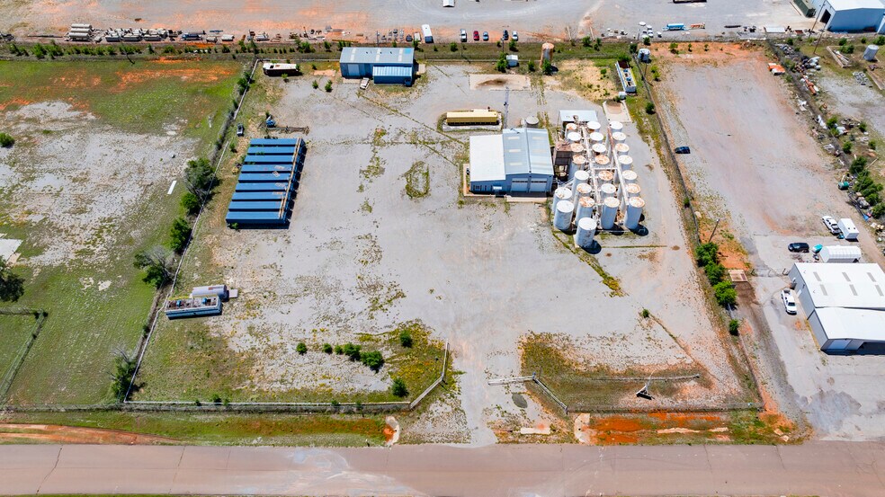 More Photos Of 520 Robison dr, Elk City Industrial For Sale