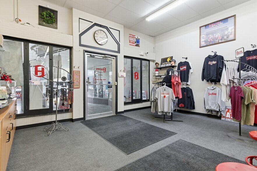 More Photos Of 622 N Central Ave, Connersville General Retail For Sale
