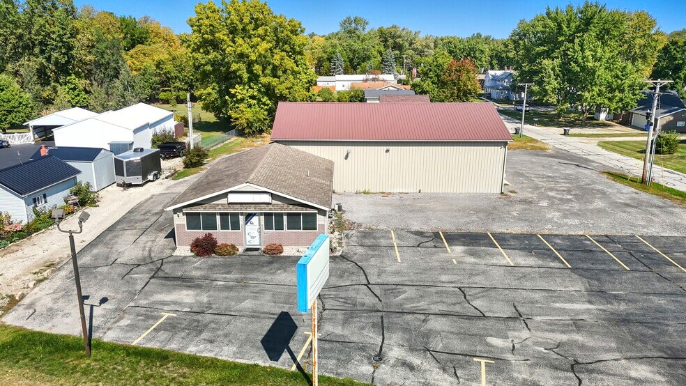 Primary Photo Of 635 E Business 30, Columbia City Showroom For Sale