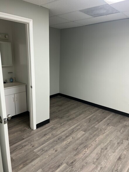 More Photos Of 207 Upper Riverdale Rd, Riverdale Medical For Sale