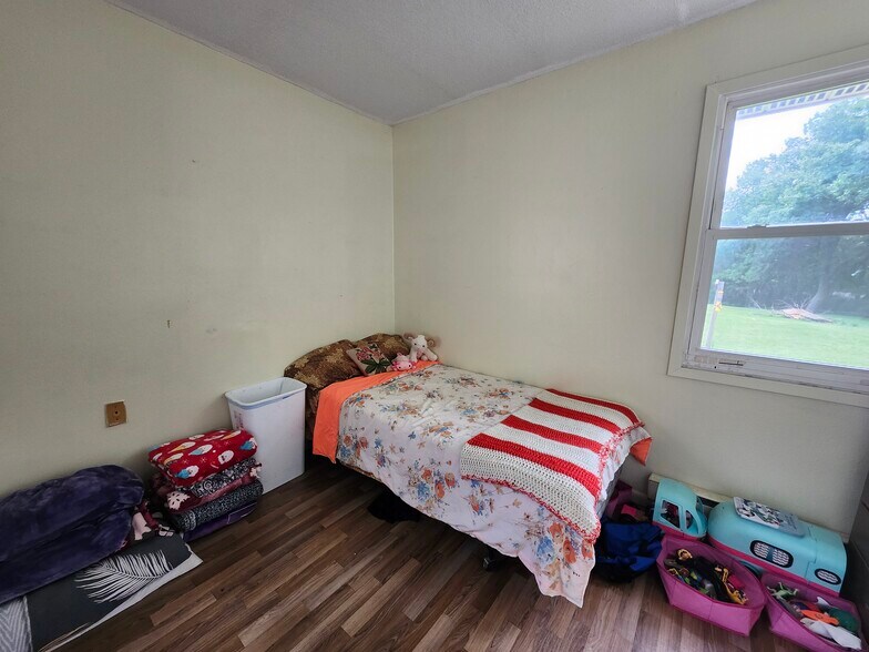 More Photos Of 204 3rd St SW, Rake Apartments For Sale