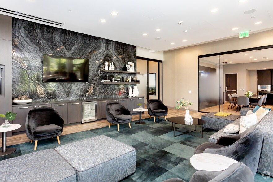 More Photos Of 825 S Hill St, Los Angeles Apartments For Lease