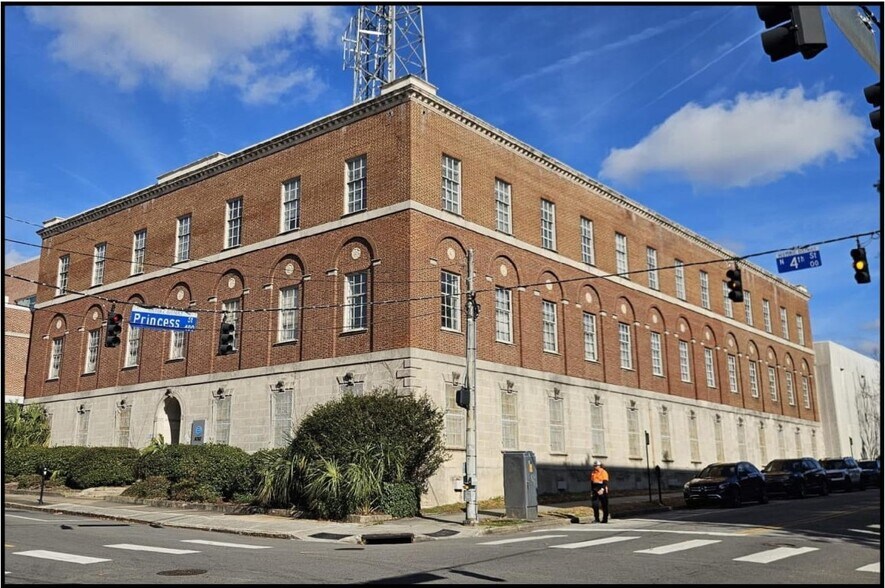 Primary Photo Of 104 N 4th St, Wilmington Office For Sale