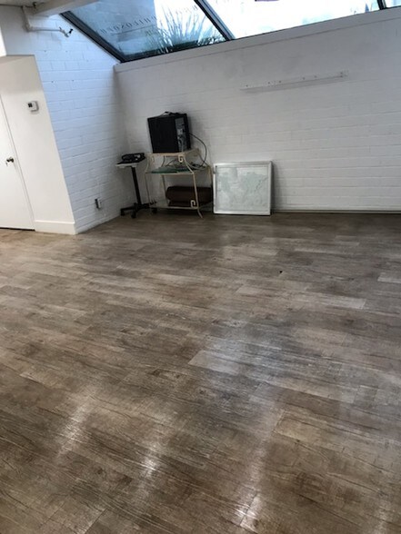 More Photos Of 860 Via de la Paz, Pacific Palisades Office Residential For Lease