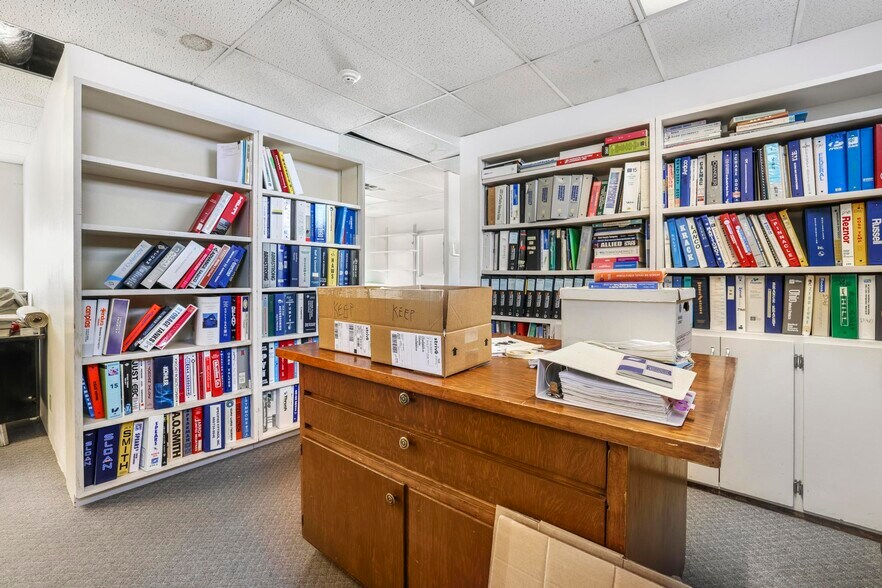 More Photos Of 507 Main Ave W, Twin Falls Flex For Sale